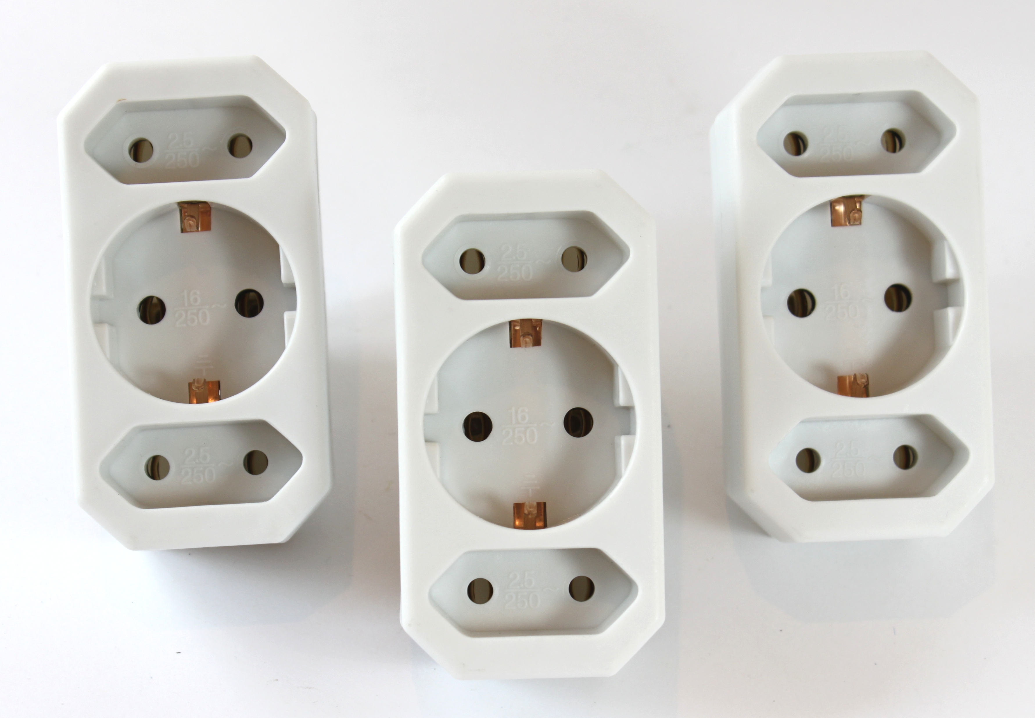 K & B Haushaltswaren - 3-fach Steckdose Adapter 3fach Mehrsteckdose  Multistecker Adapterstecker Schutzkontakt Schuko Mehrfachstecker 162/005183